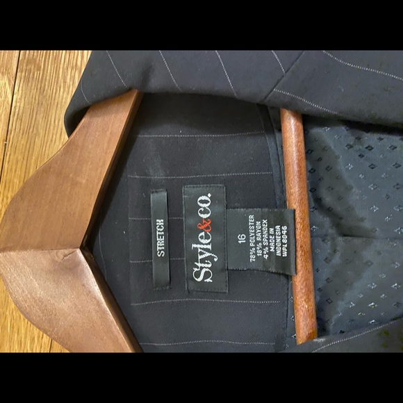 Style and Co striped black blazer, size 16 - Picture 4 of 4